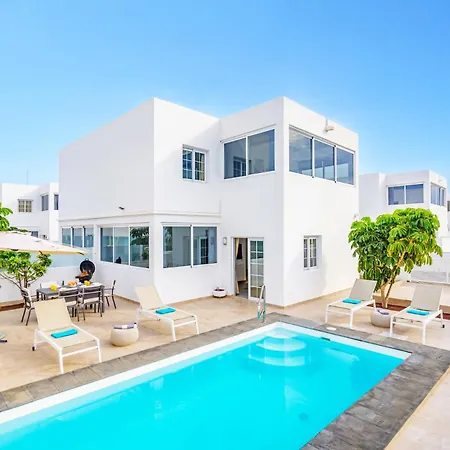 Villa Amaia By *